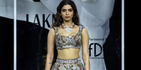 Khushi Kapoor Stuns In Aisha Rao Lehenga And Diamond-Sapphire Necklace At Lakme Fashion Week