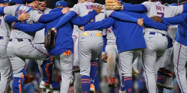 2025 MLB playoffs: Bracket, wild card standings, division races heading into final weekend